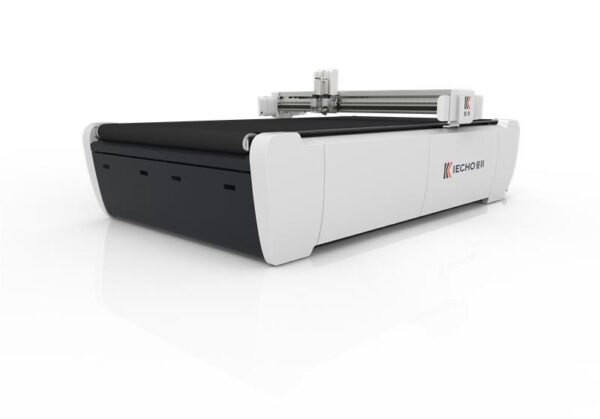 Máquina de Corte Automatizado IECHO BK4-2516